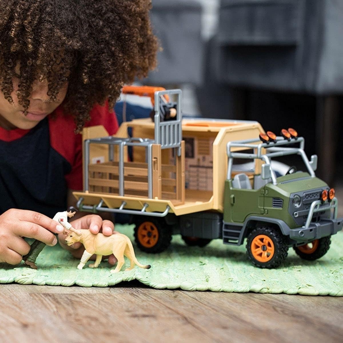 Hands-On Fun: Wild Life 45-Piece Safari Adventure Playset for Imaginative Kids