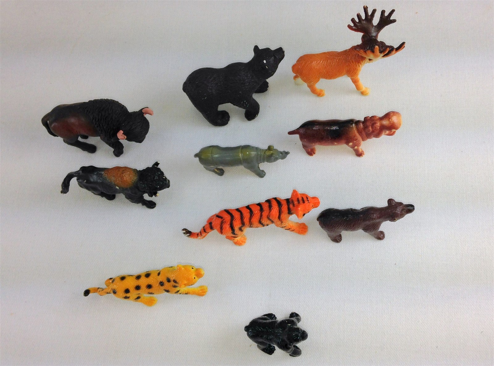Lot of 10 Pocket Sized Travel Toys Wild Animals Hard Rubber 2.25″ Diorama School
