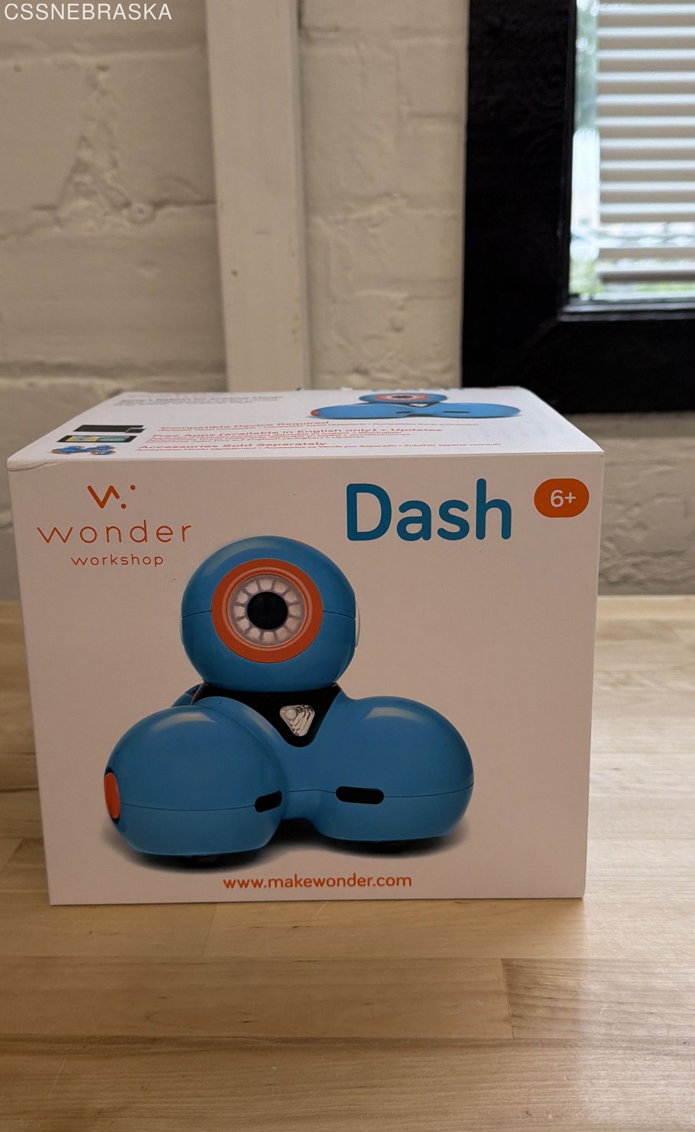 Wonder Workshop Dash Educational Coding Robot Model DA01 2016 New