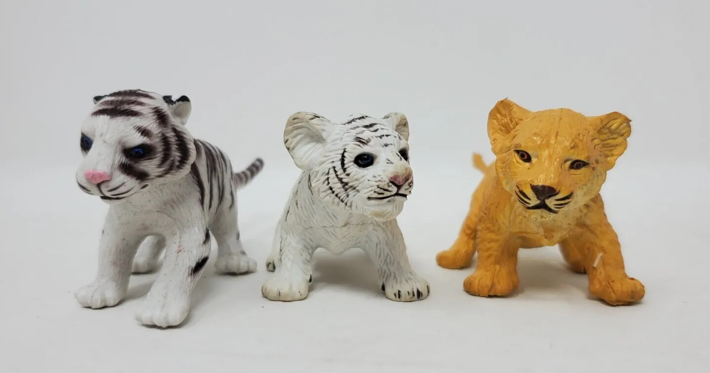 Mixed Lot Of Lion & White Tiger Cub Animal Figures 4″w/tails Realistic