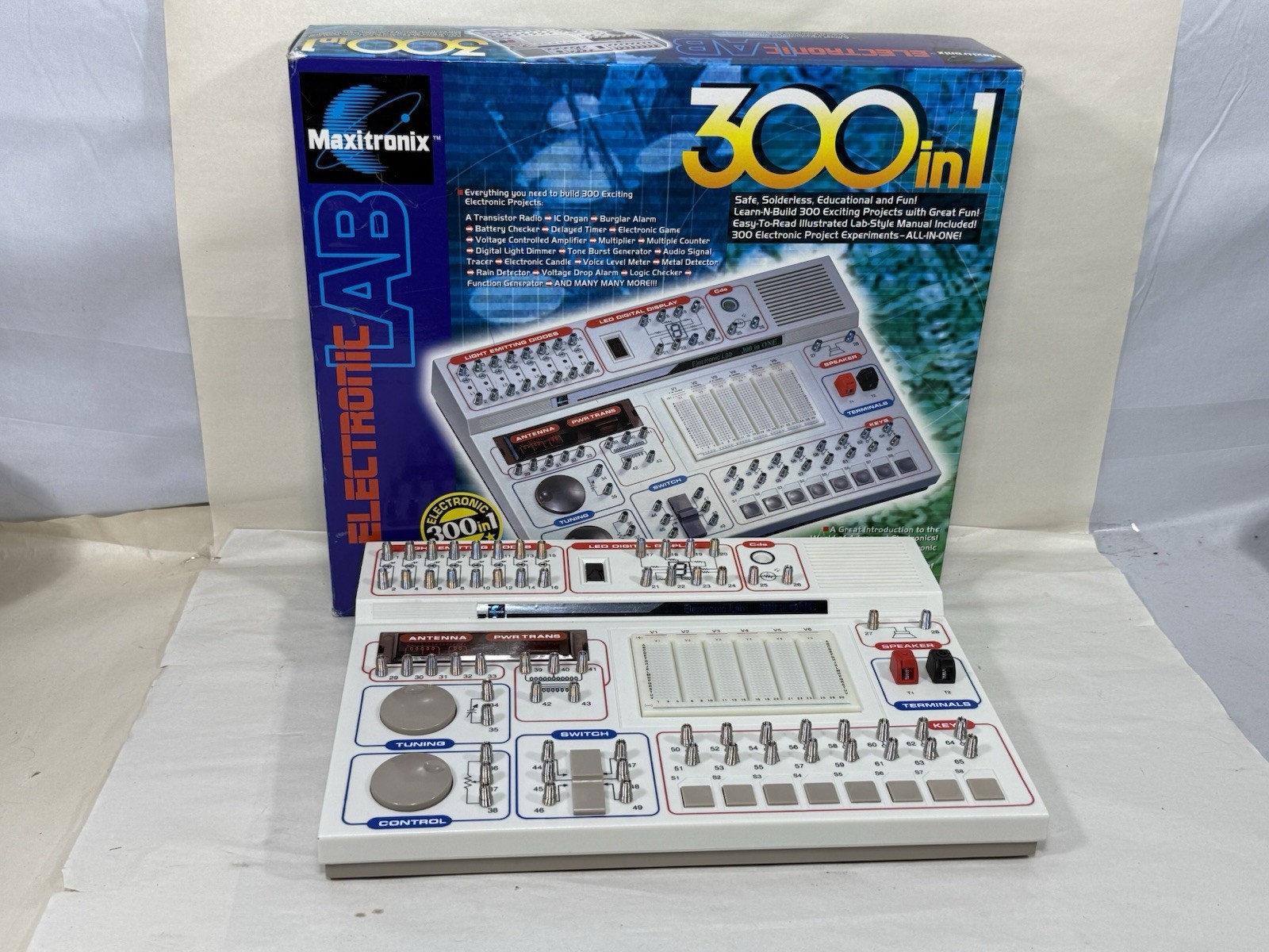 Elenco Maxitronix 300-in-1 Electronic Lab Kit MX-908