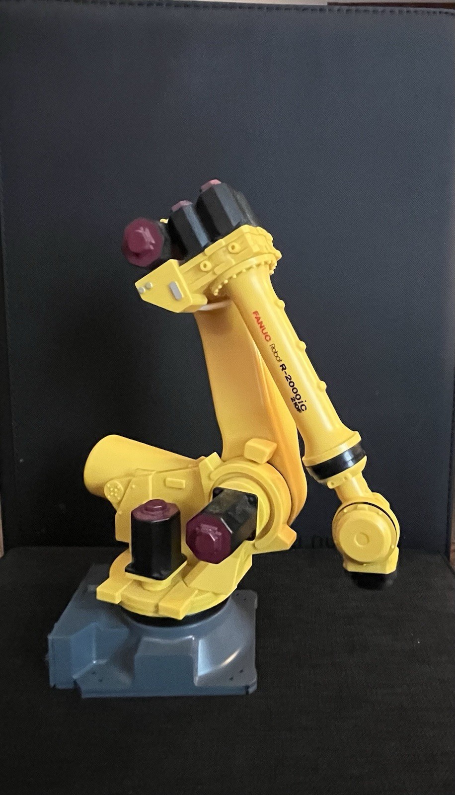 FANUC Robot R-2000iC 210F Robot Model with box