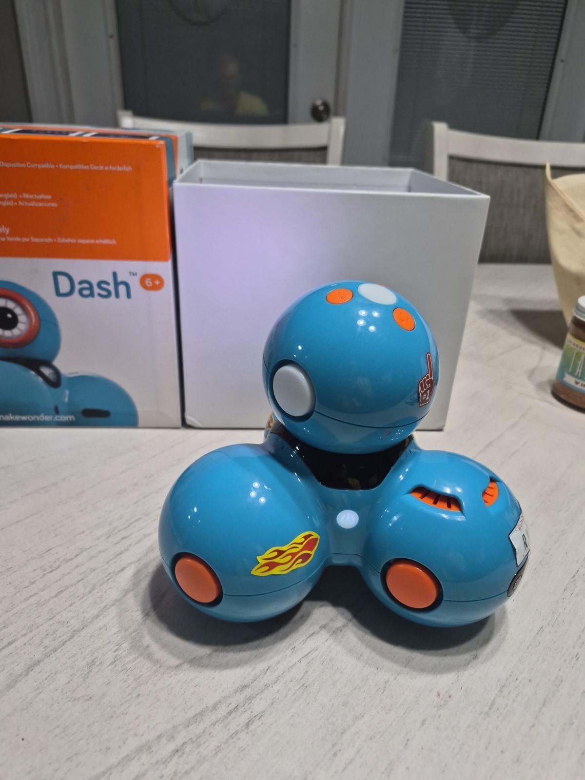 Wonder Workshop Dash Smart Robot For Curious Minds Model Coding Toy With Cards