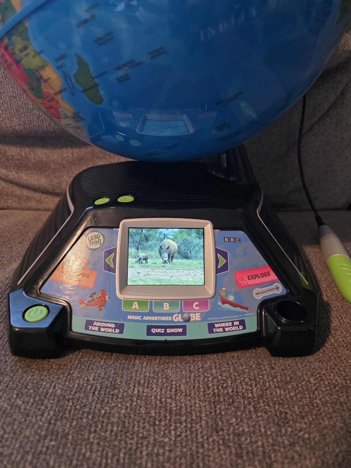 LeapFrog Magic Adventures Globe w/ LCD Video Screen & Animation