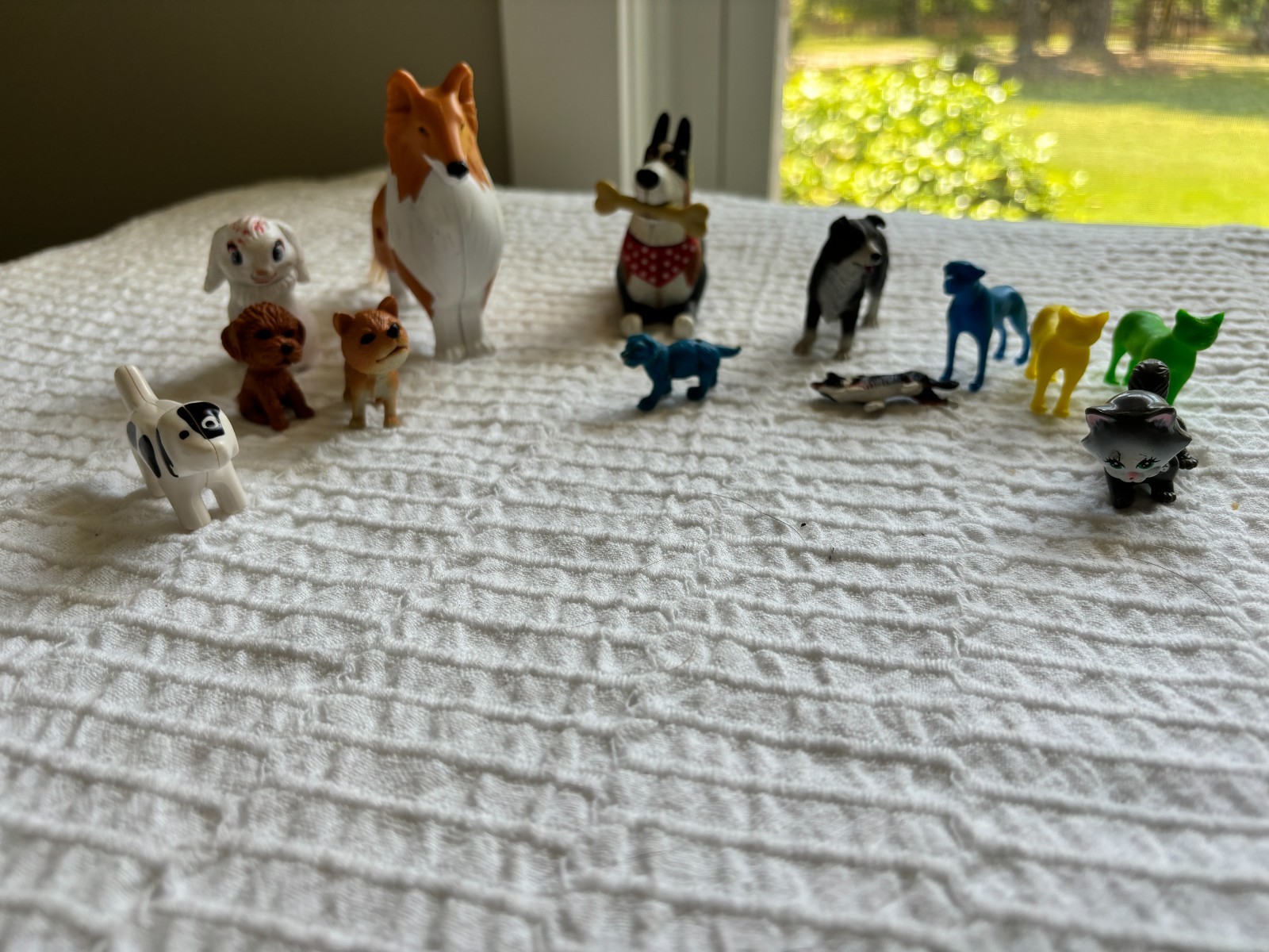 Vintage & Modern Mixed Lot Of 13 Plastic Dogs and Cats