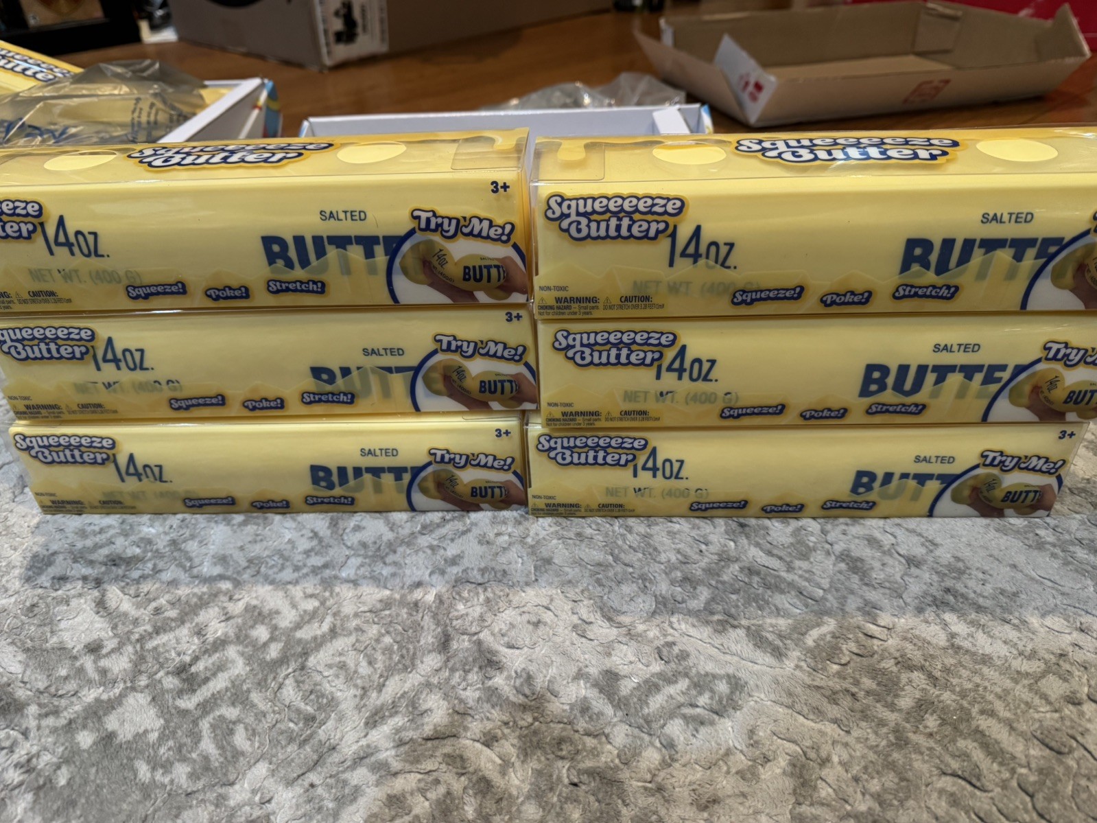 sunny days squeeeeze BUTTER 14oz lot of 6!! With display case!! FAST SHIP