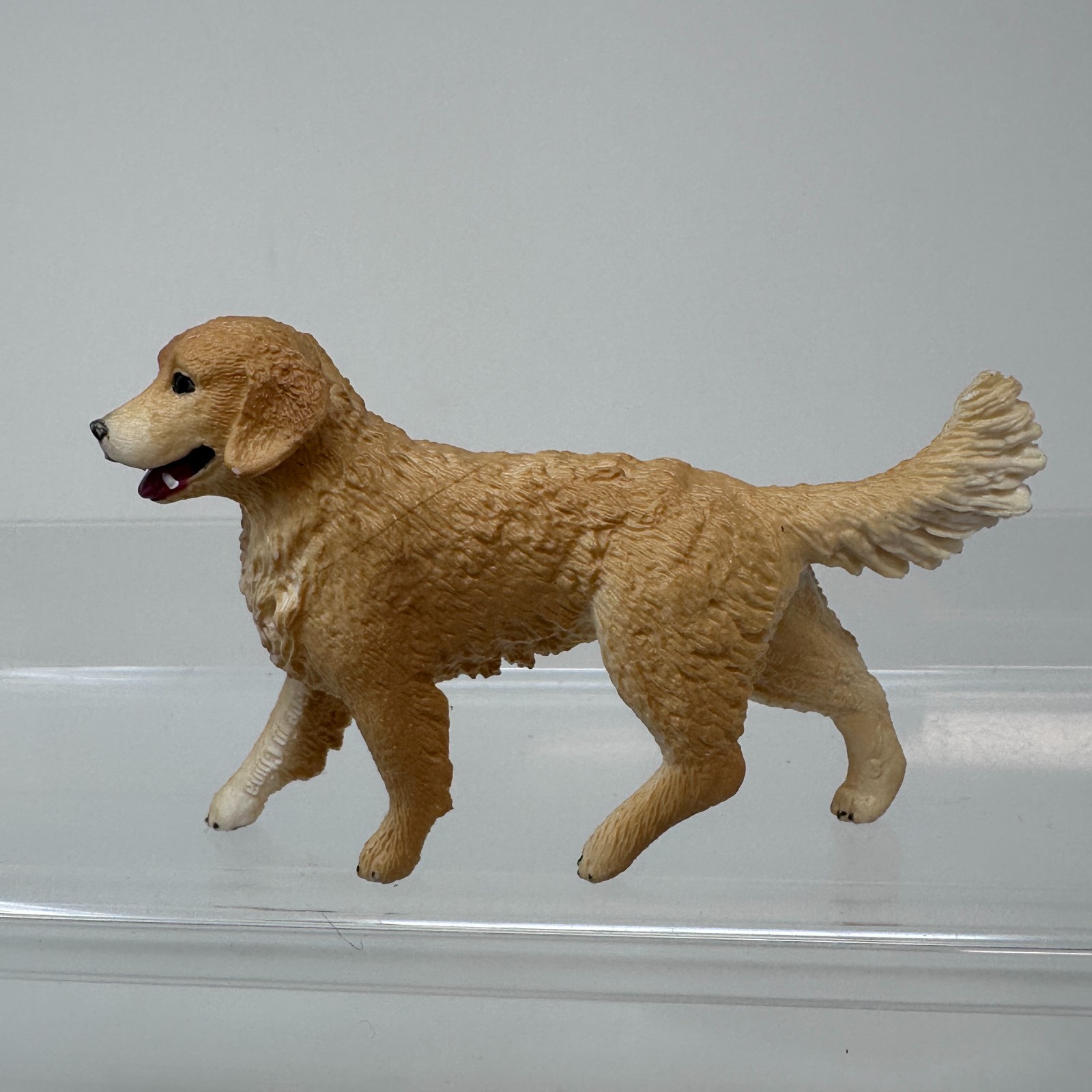 Schleich Golden Retreiver Figure Adult Dog Animal Toy Pet Figurine 3″ 2013