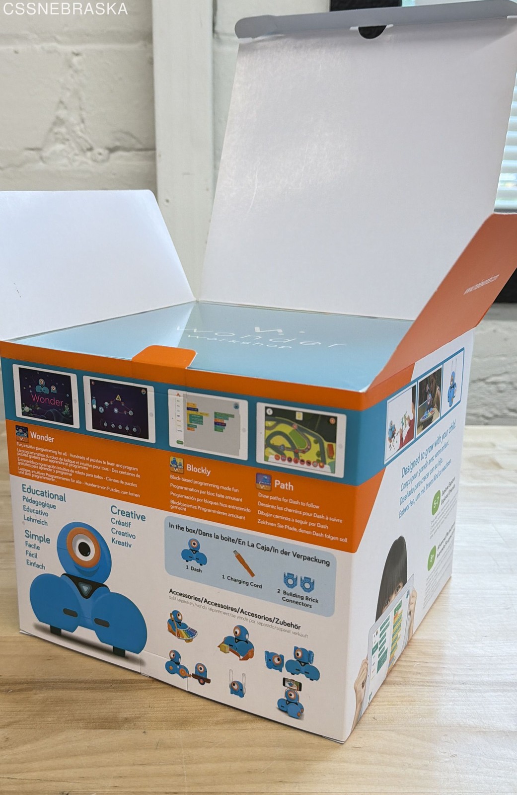 Wonder Workshop Dash Coding Robot Programmable STEM Education Toy New DA01
