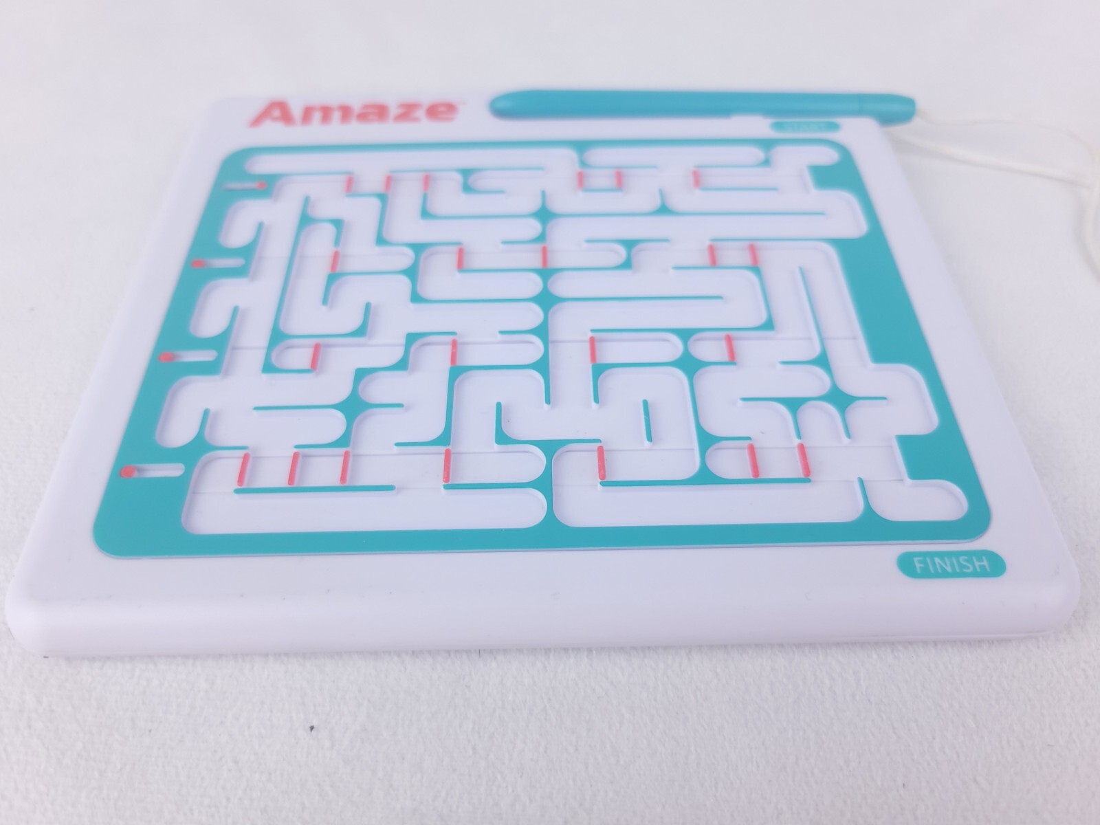 Thinkfun Amaze 16 Mazes in One Single Player