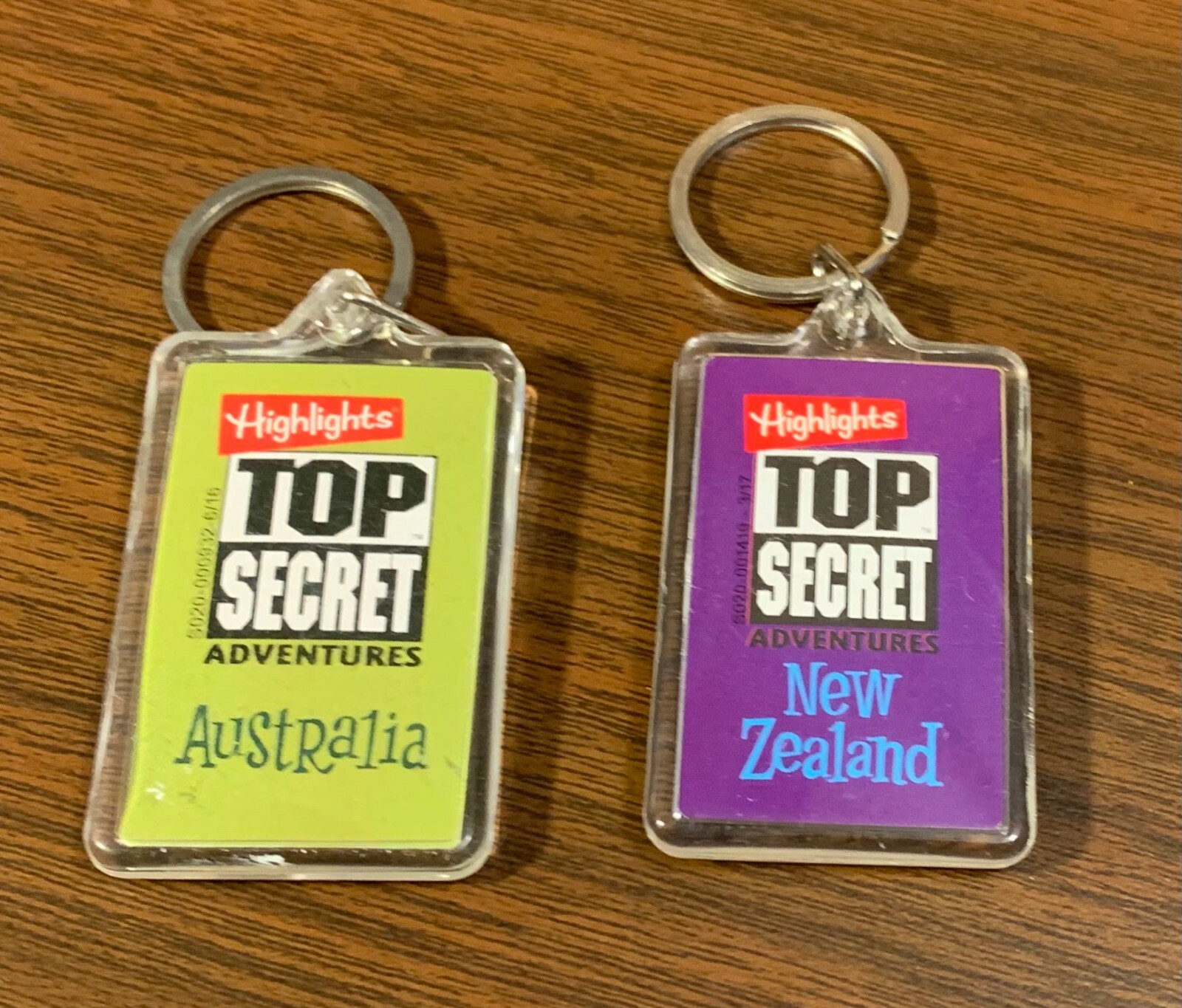 HIGHLIGHTS Top Secret Adventures Keychains Lot of 2 – Australia/New Zealand -GUC