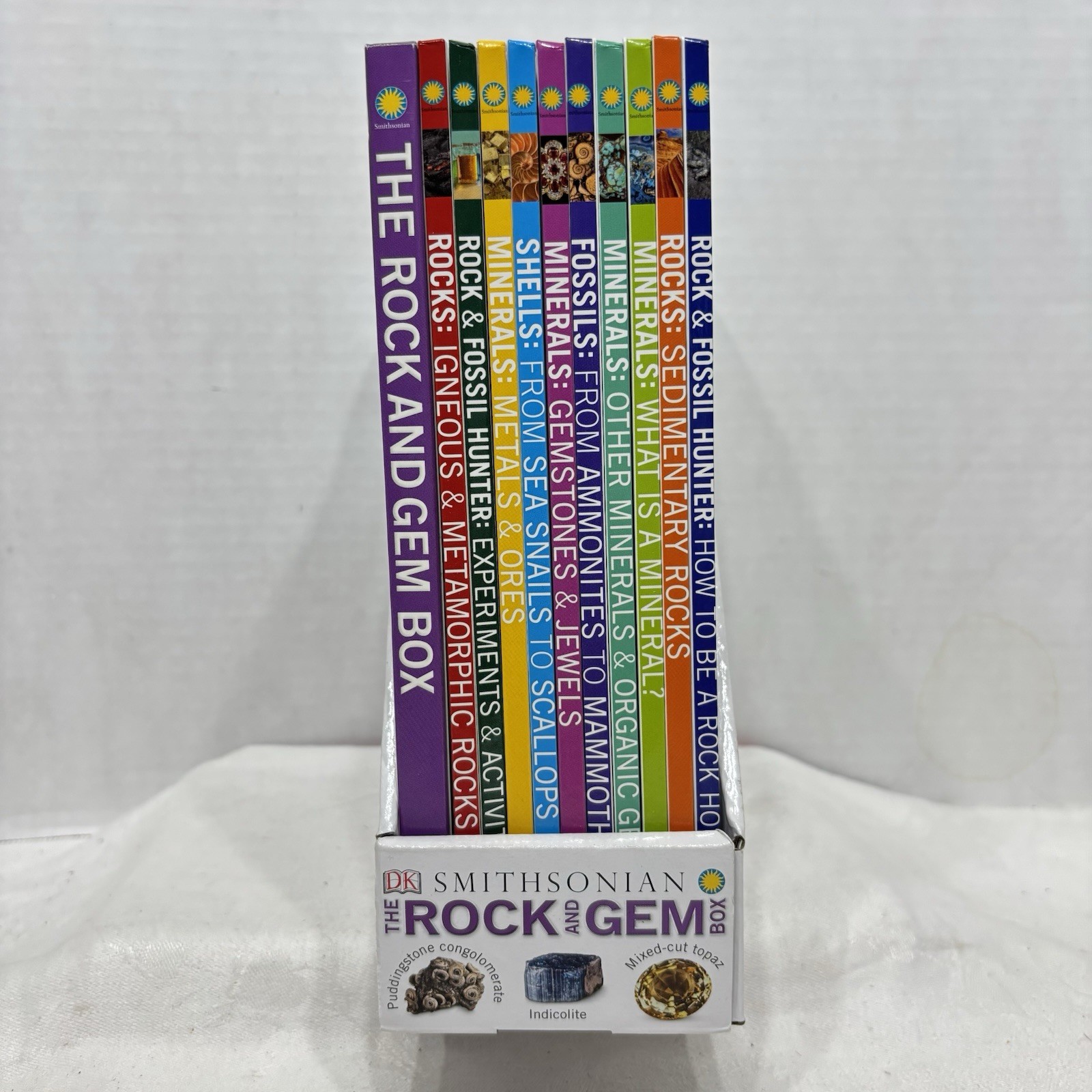 DK The Rock And Gem Box Smithsonian: 10 Hardcover Books & LED Keychain