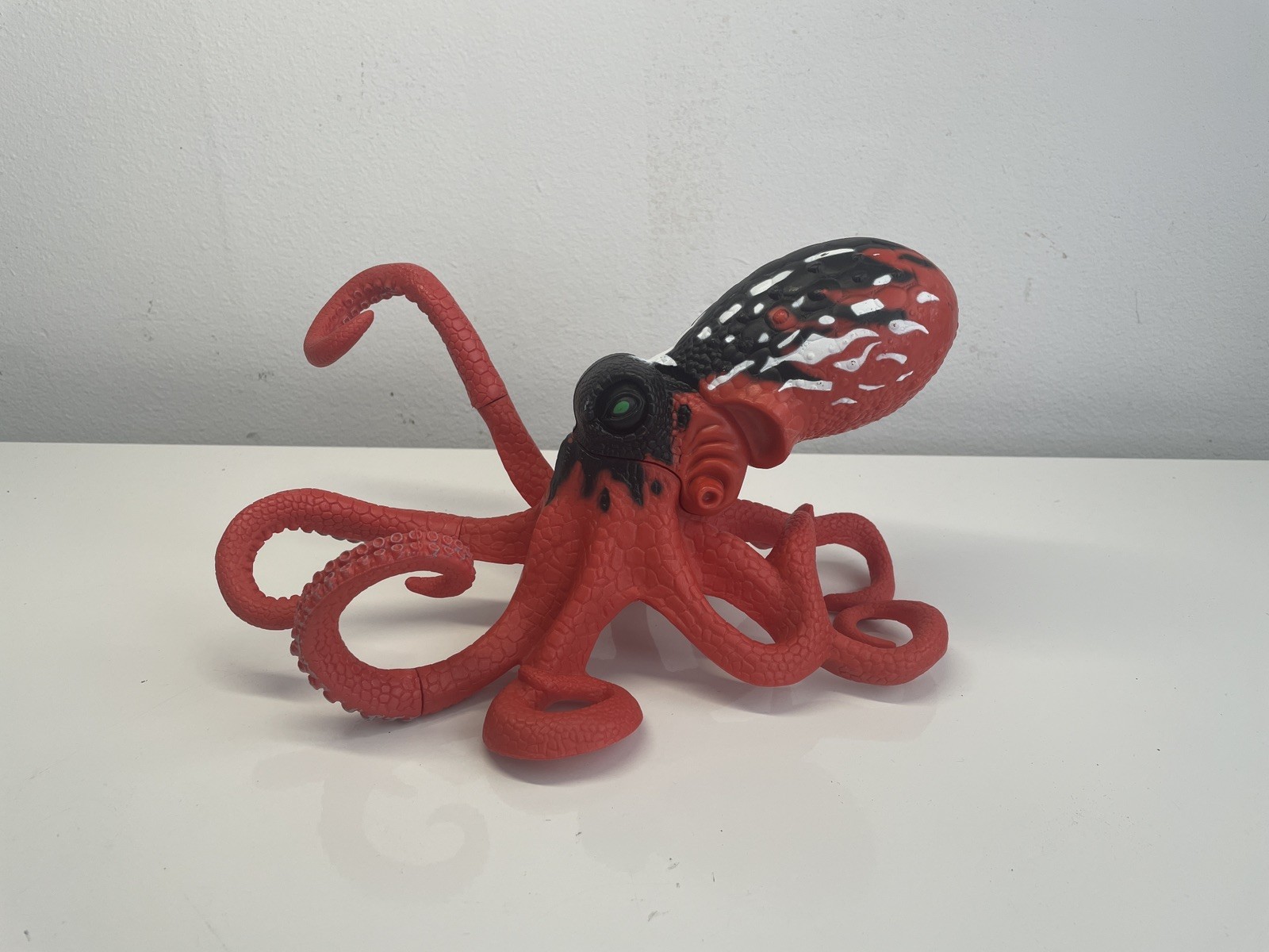 Animal Planet Toys R Us Deep Sea Chomping Shark Research Playset Angler Octopus