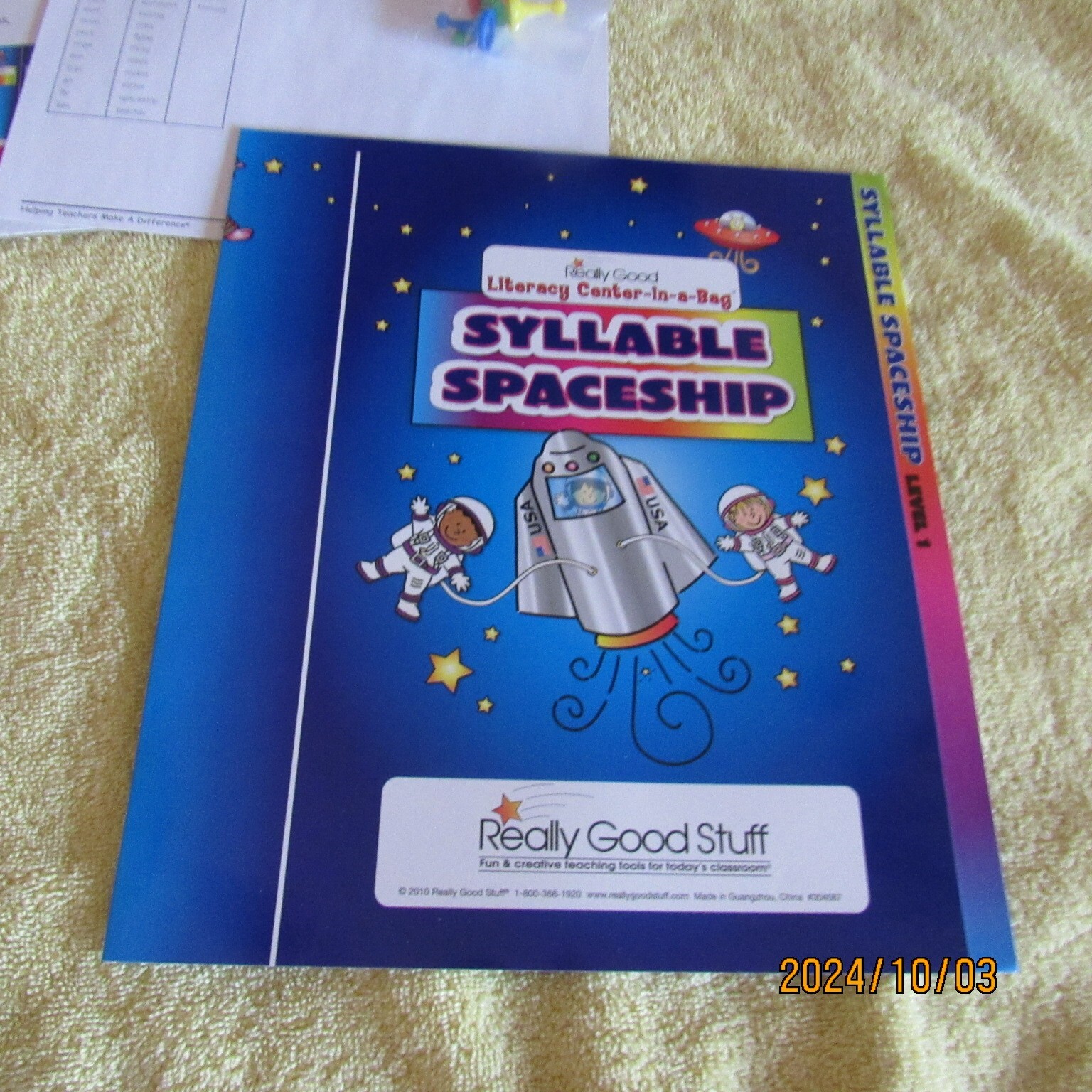 Really Good Stuff-Literacy Center in Bag-Syllable Spaceship-Level 1-2010-Game
