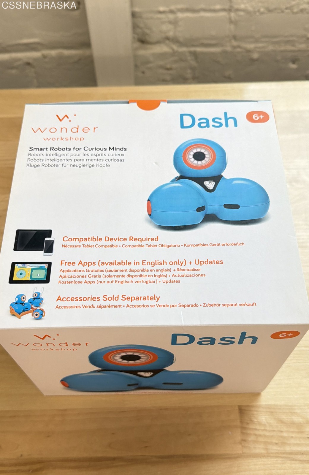 Wonder Workshop Dash Programmable Educational STEM Robot Model DA01 New Open Box