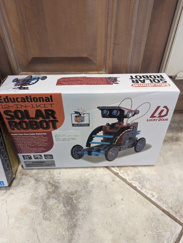 KidzRobotix Motorises Robot Head & Lucky Doug 12-In-1 Stem Solar Robot Kit – New