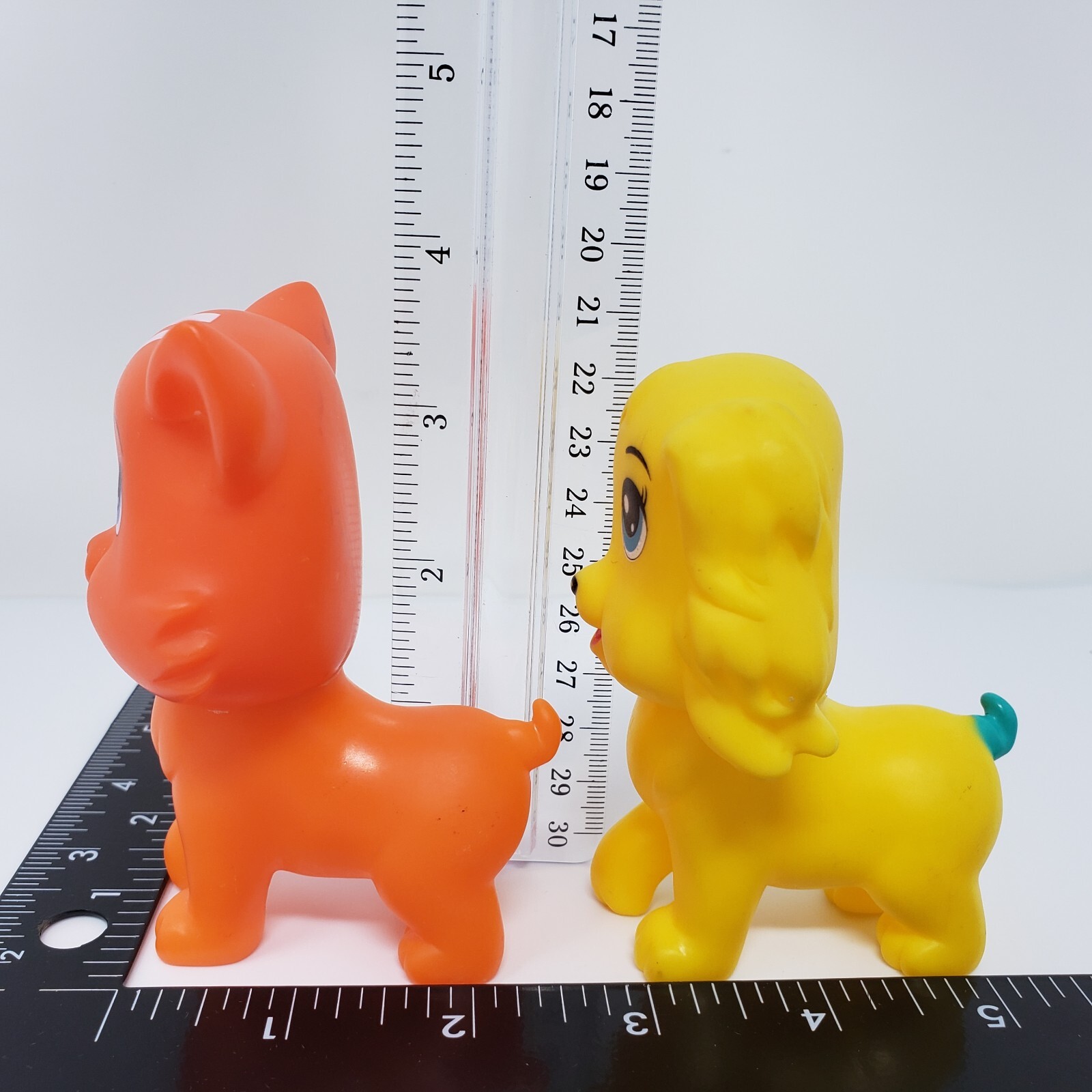 Dog Cat Kitten Plastic Toy Figures Not Branded Lot of 2