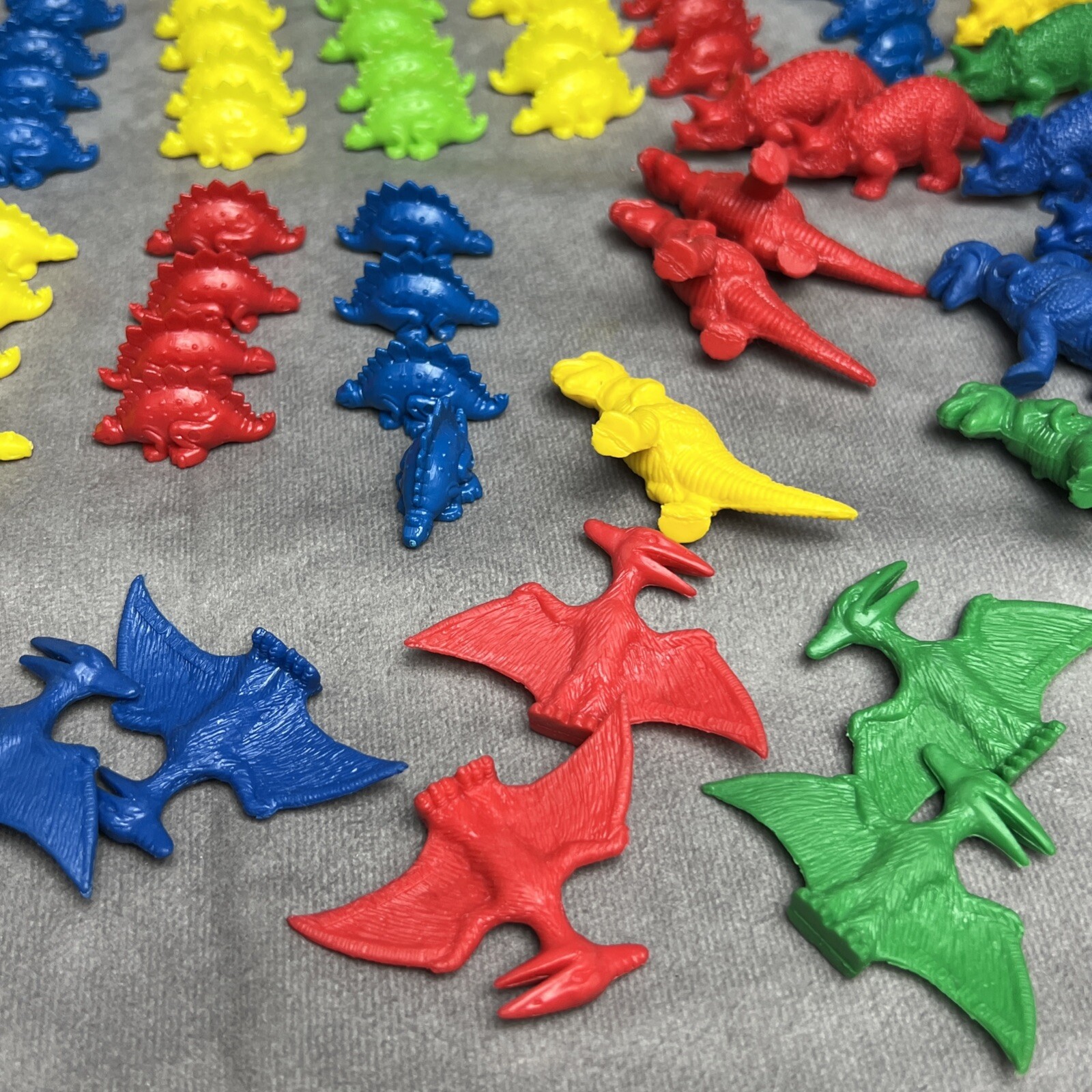 Macmillan Early Skills Dinosaur Counters Manipulative Ages 4 & Up Vtg B14