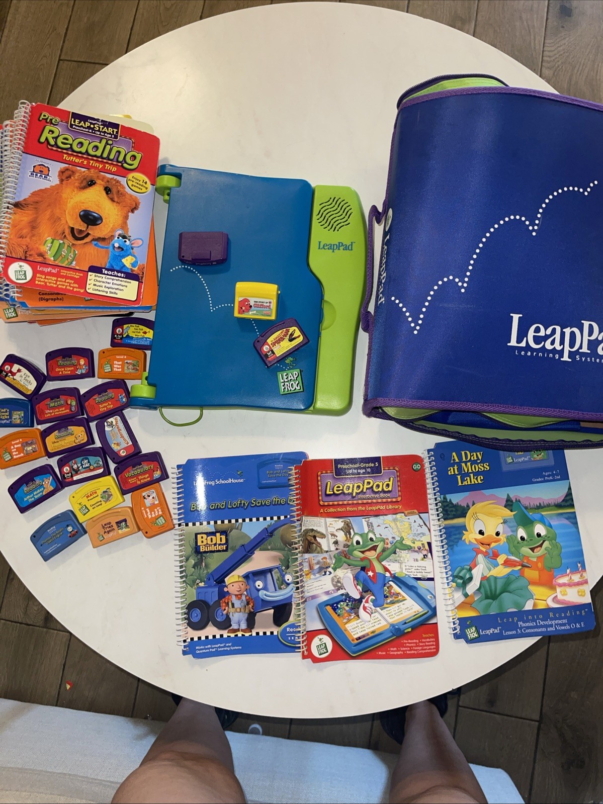 Vintage 2001 LeapFrog Leap Pad Learning System Console/Case/Books/Games