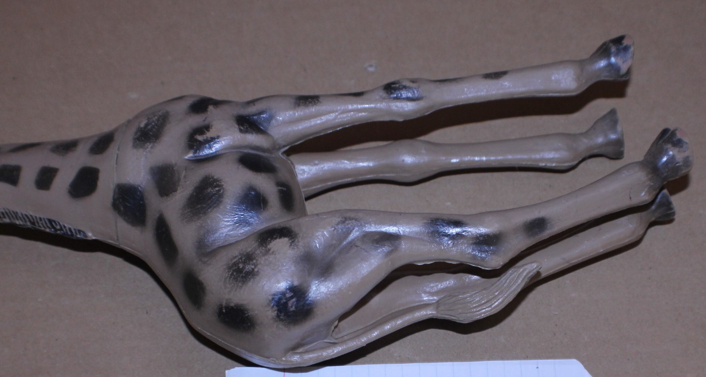 USED / VINTAGE 1985 Imperial Toys Rubber Plastic GIRAFFE Zoo Animal Figure