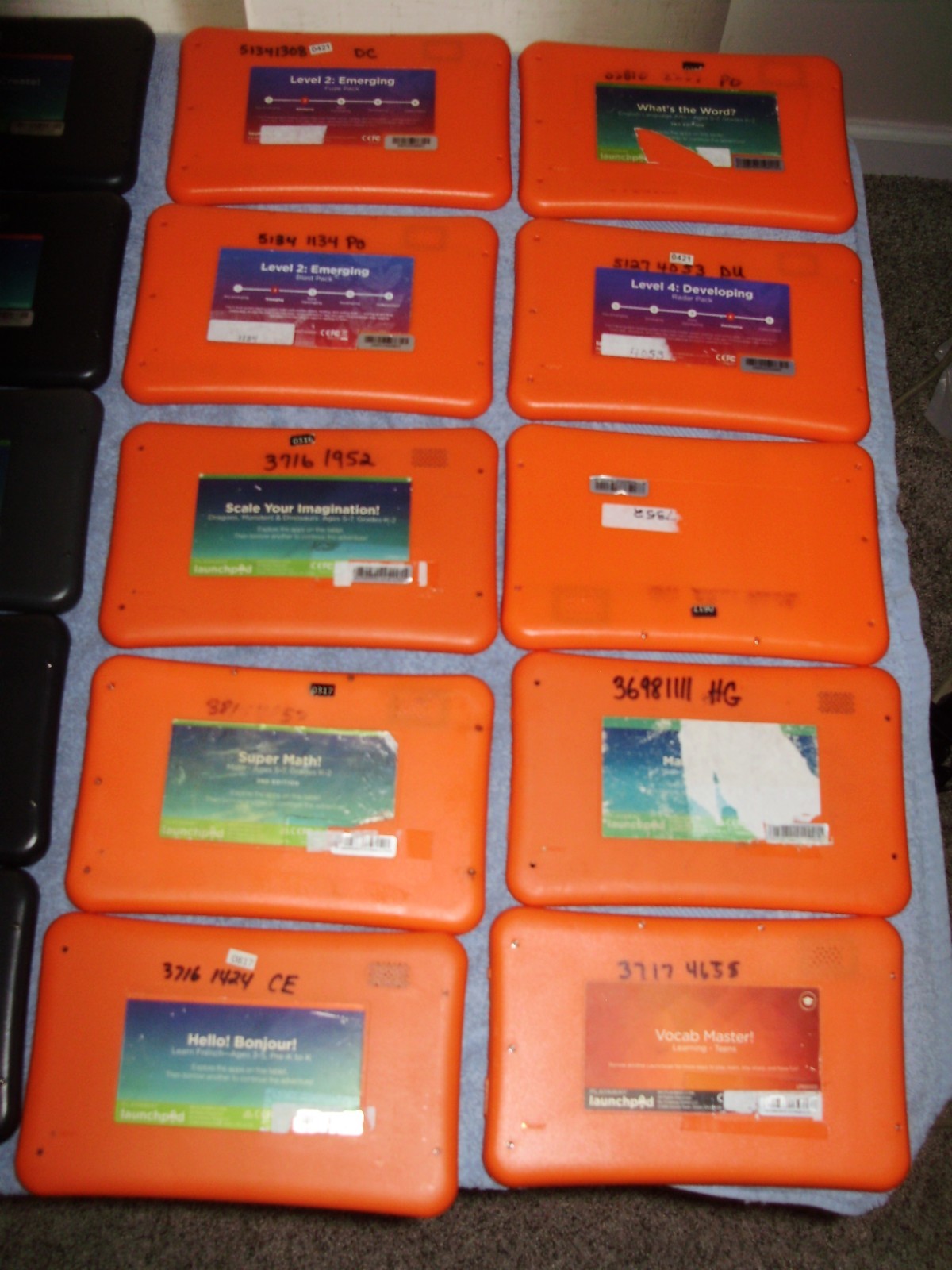 177ea- PLAYAWAY/ LaunchPad Childrens Pre Loaded Educational/Learning Tablets