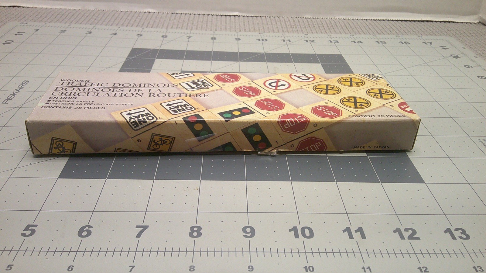 WOODEN TRAFFIC DOMINOES • TEACHES SAFETY • 28 TILES