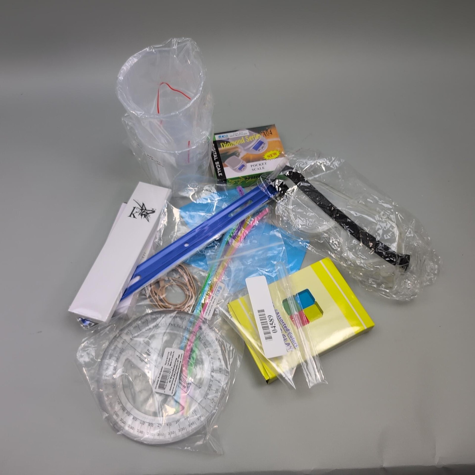 K12 Science Grade 8 V Lab Kit Digital Scale Beaker Ruler Goggles New Kit