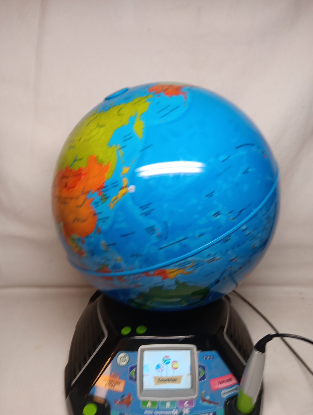 LeapFrog Magic Adventures Globe 2.8″ Video Screen BBC Videos Interactive Games