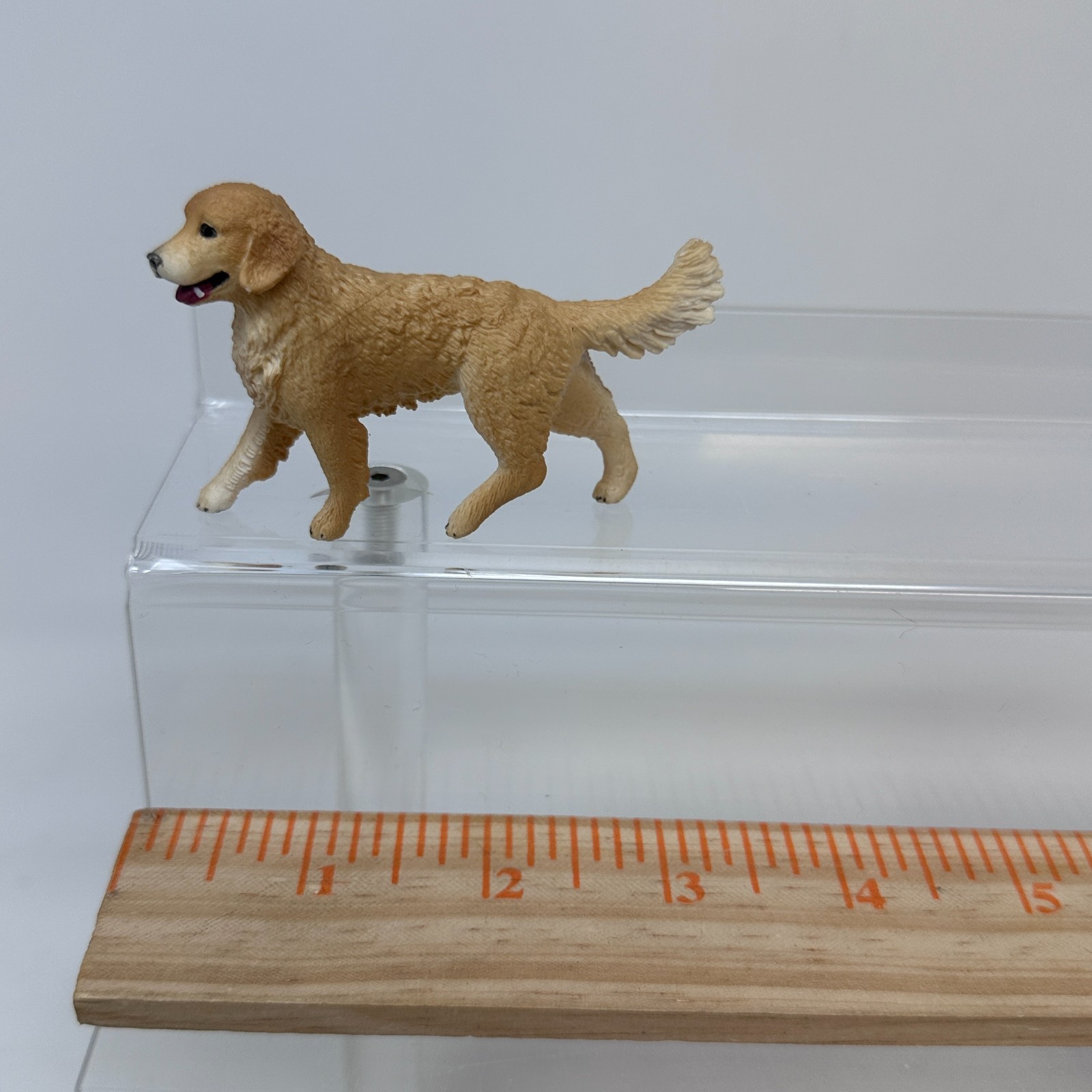 Schleich Golden Retreiver Figure Adult Dog Animal Toy Pet Figurine 3″ 2013