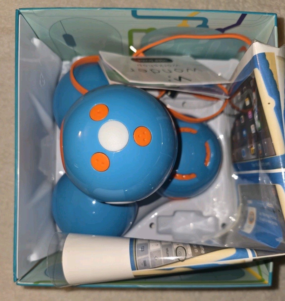 Wonder workshop Dash Coding Robot W/ USB charging cable And Box Tested Working