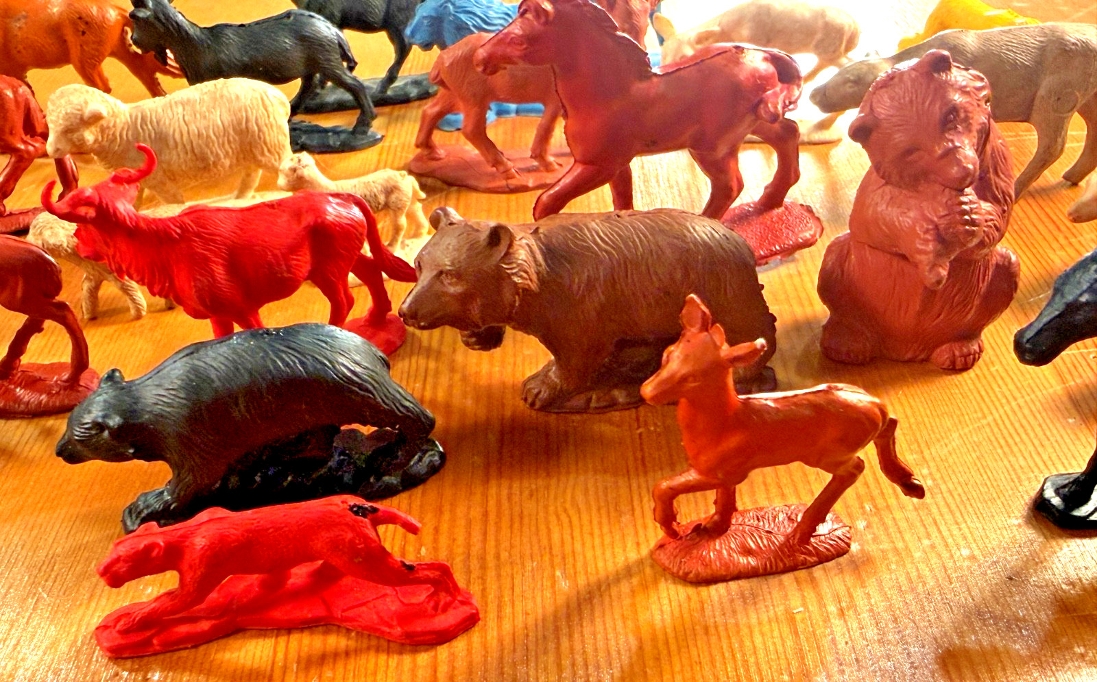 AUBURN RUBBER COMPANY ANIMAL LOT OF TWENTY NINE ANIMALS WILD FARM DOMESTIC HUGE