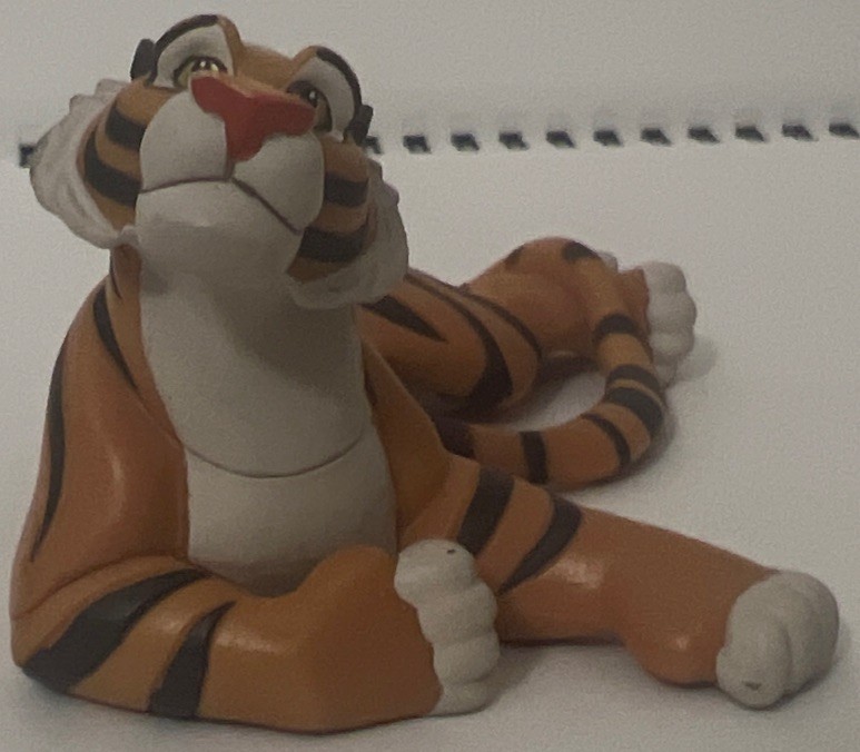 Disney Store Aladdin Jasmine’s Tiger Rajah PVC Figure Laying Down 5 Inches
