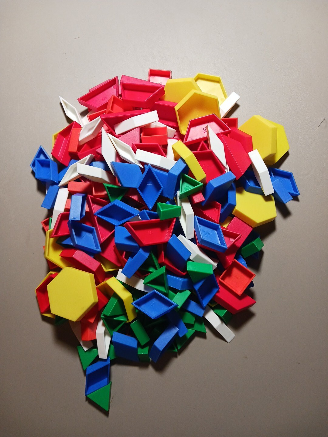 Geometric Pattern Blocks Lot Multi Color Shapes Plastic 200 Pieces