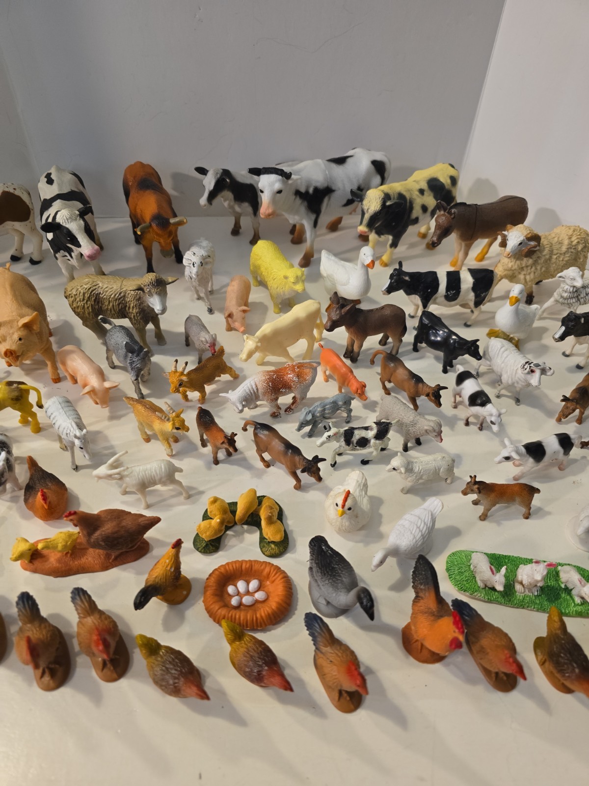 VTG Mixed Lot of PVC & Plastic Farm Animal Figures Big & Mini Cow Chicken Pigs