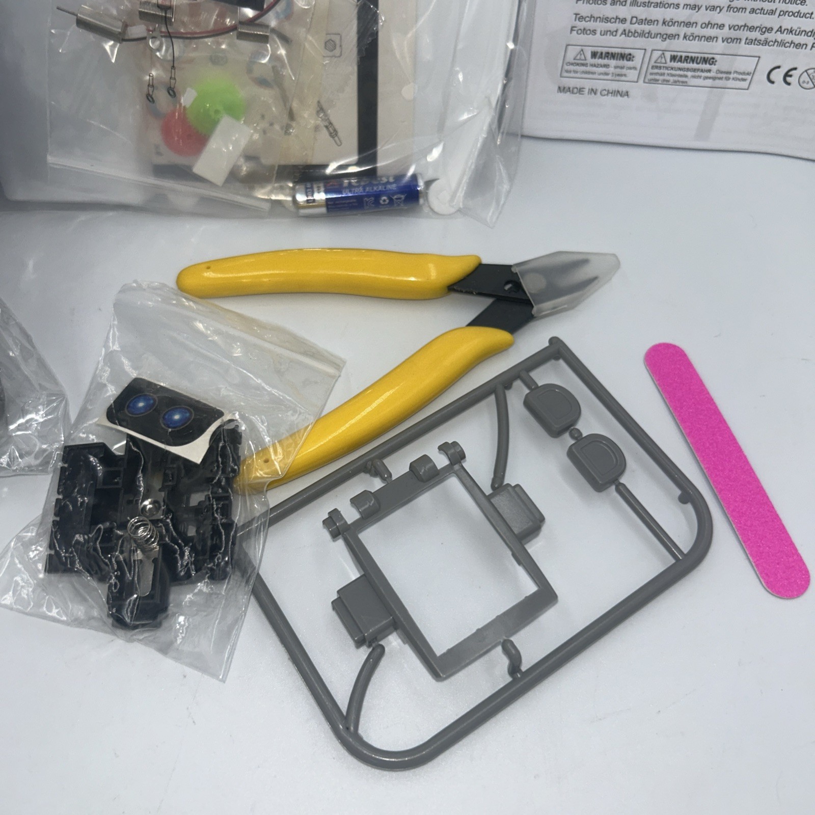 Educational Solar Robot 14-IN-1 Kit STEM Educational Ages 10+ Brand New!