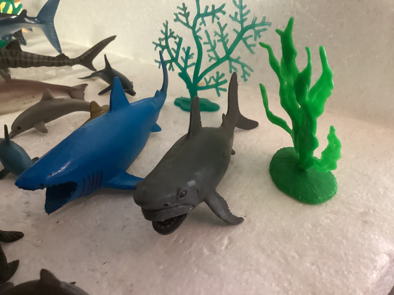 Mixed Lot 27 OCEAN SEA CREATURES Plastic Animals Toy Figures.