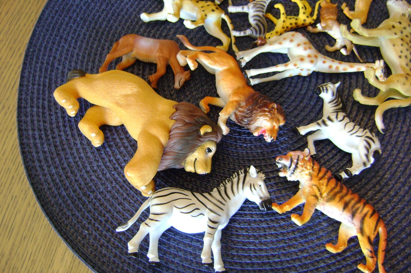 Safari Animals Figures Toy Plastic 18 EACHS AS PICTURED MIXED BRANDS