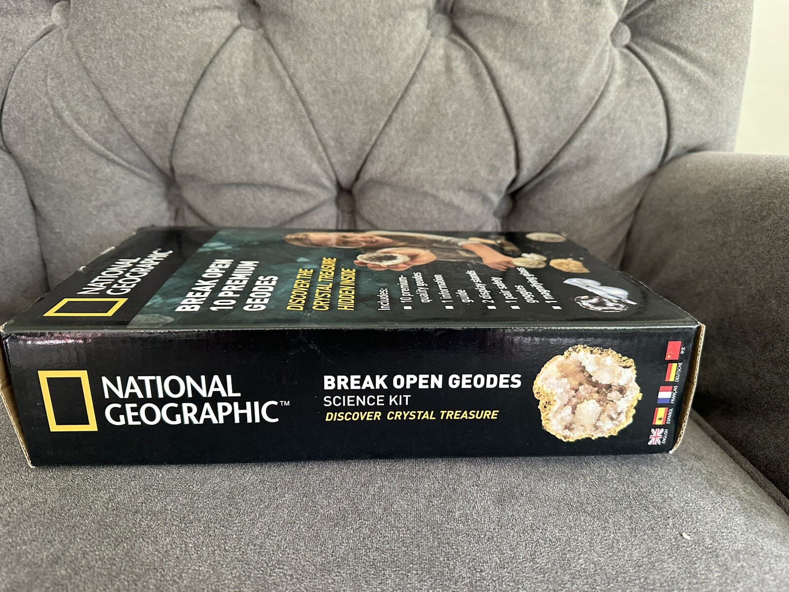 National Geographic Break Open 10 Premium Geodes – Includes Goggles,