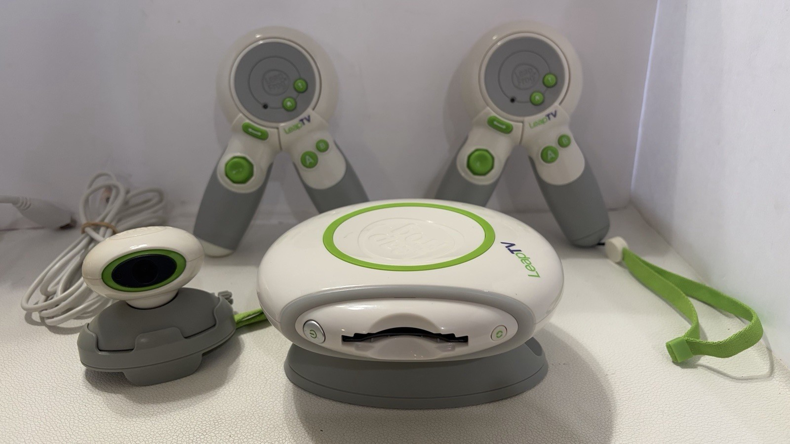 LeapFrog LeapTV Console System 2 Controllers Camera HDMI Tested Works