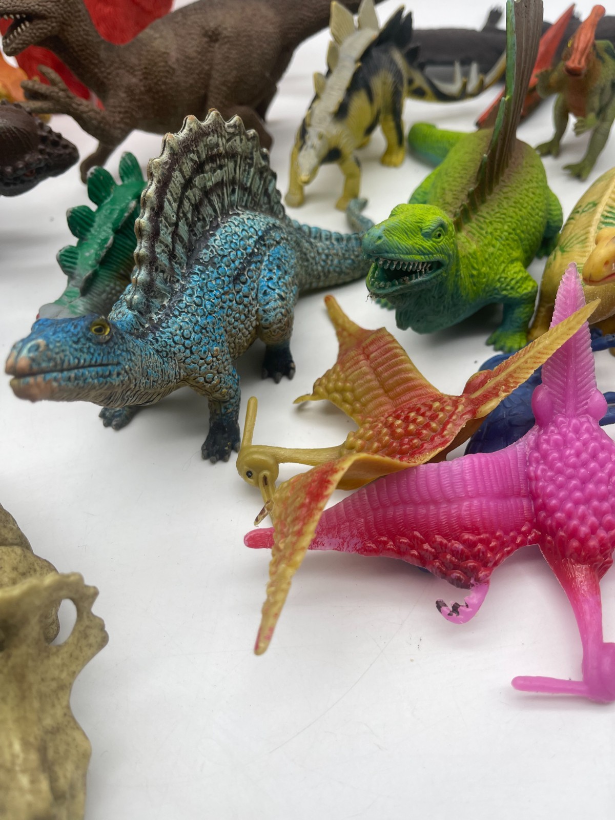 Dinosaur Mixed Toy Lot Miniature Plastic Figures 4″ – 9″ Lot of 20 Free Shipping