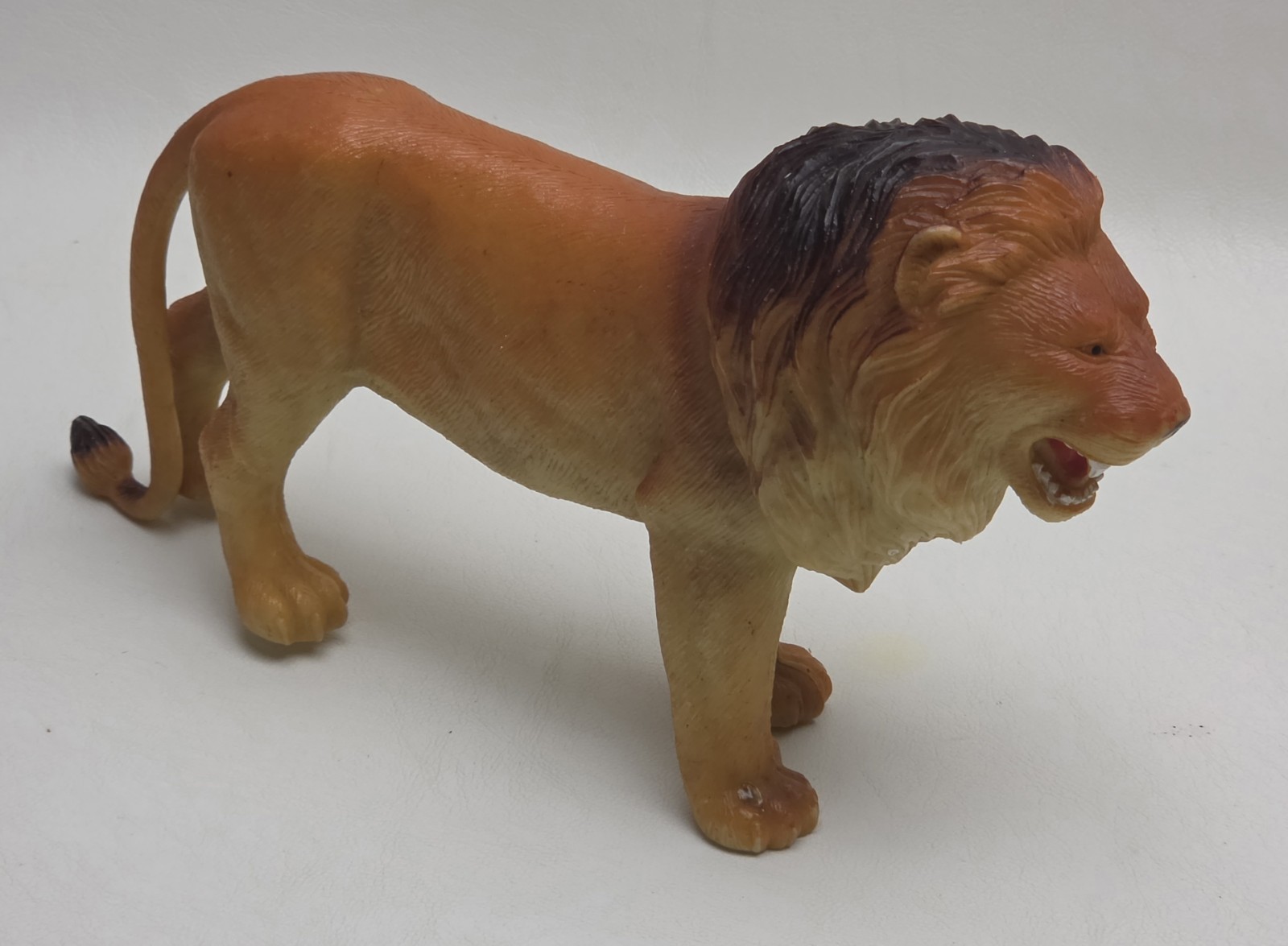 Large Safari Etc Plastic Zoo Animal Toy Lot Vintage Mixed Hard Figurine 2-8″