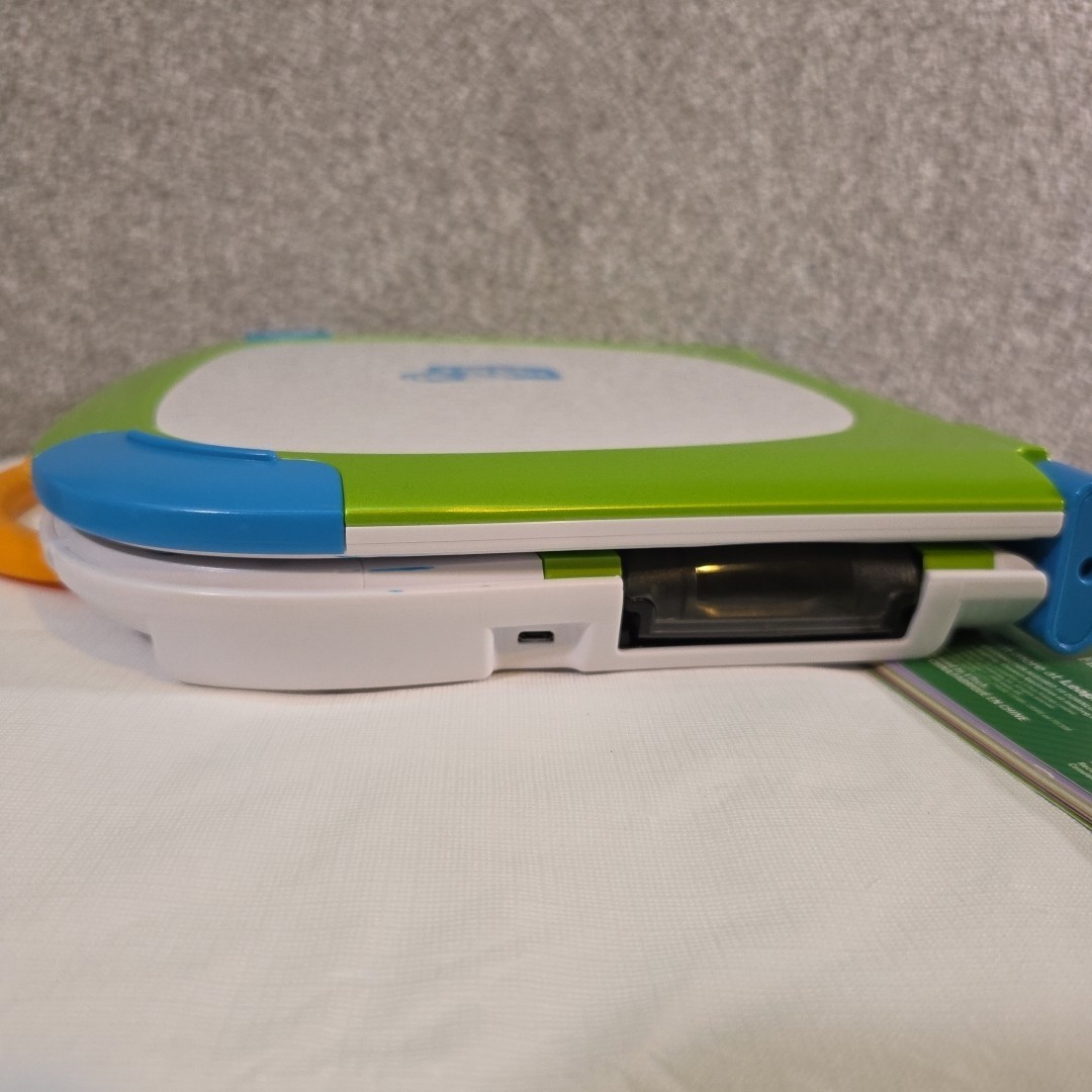 LeapFrog Leap Start 3D Interactive Learning System Includes 2 Book- Tested