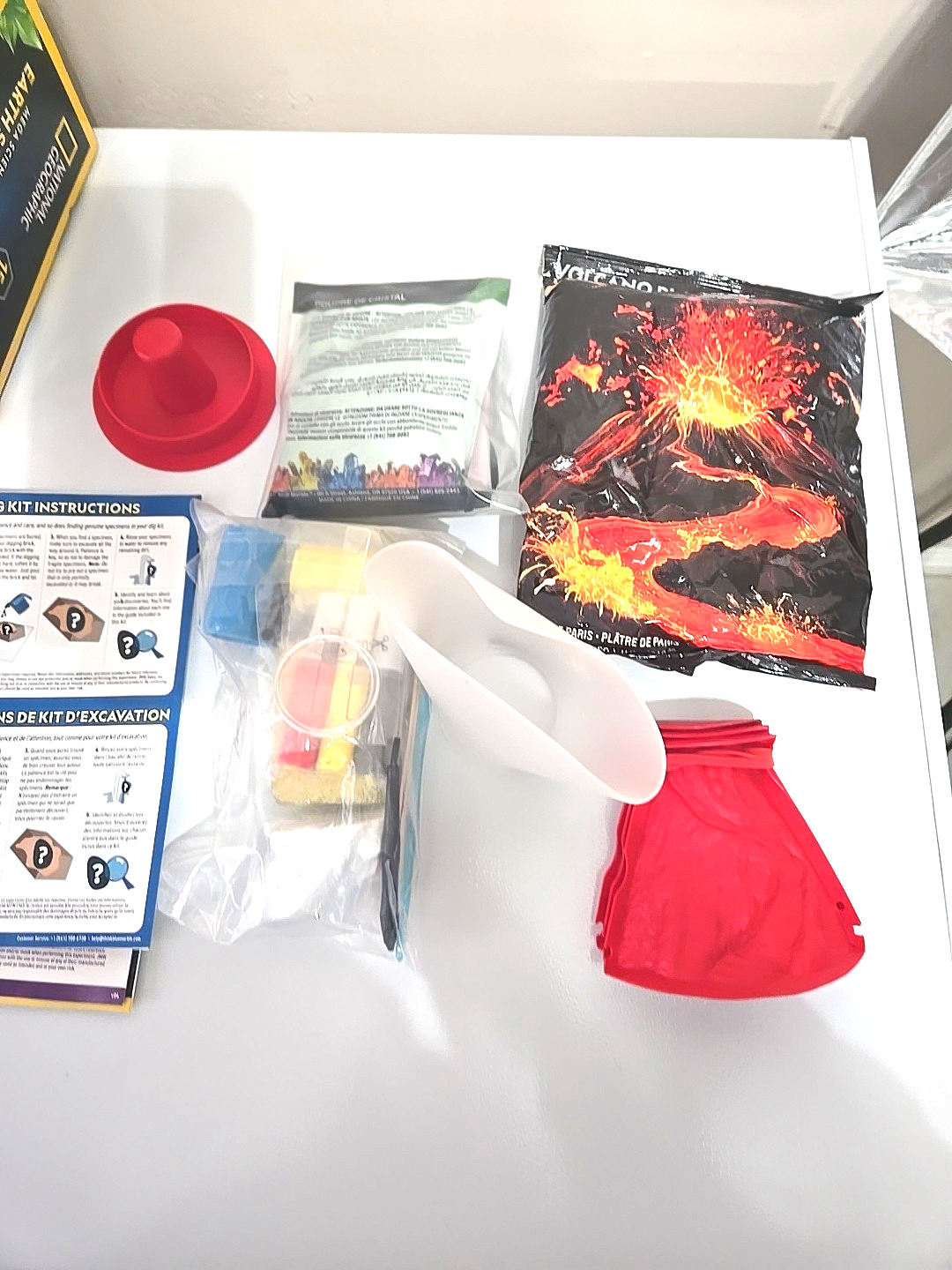 Nat Geo Mega Science Kit Crystals Volcano Gems Geology STEM Kids Educational NIB