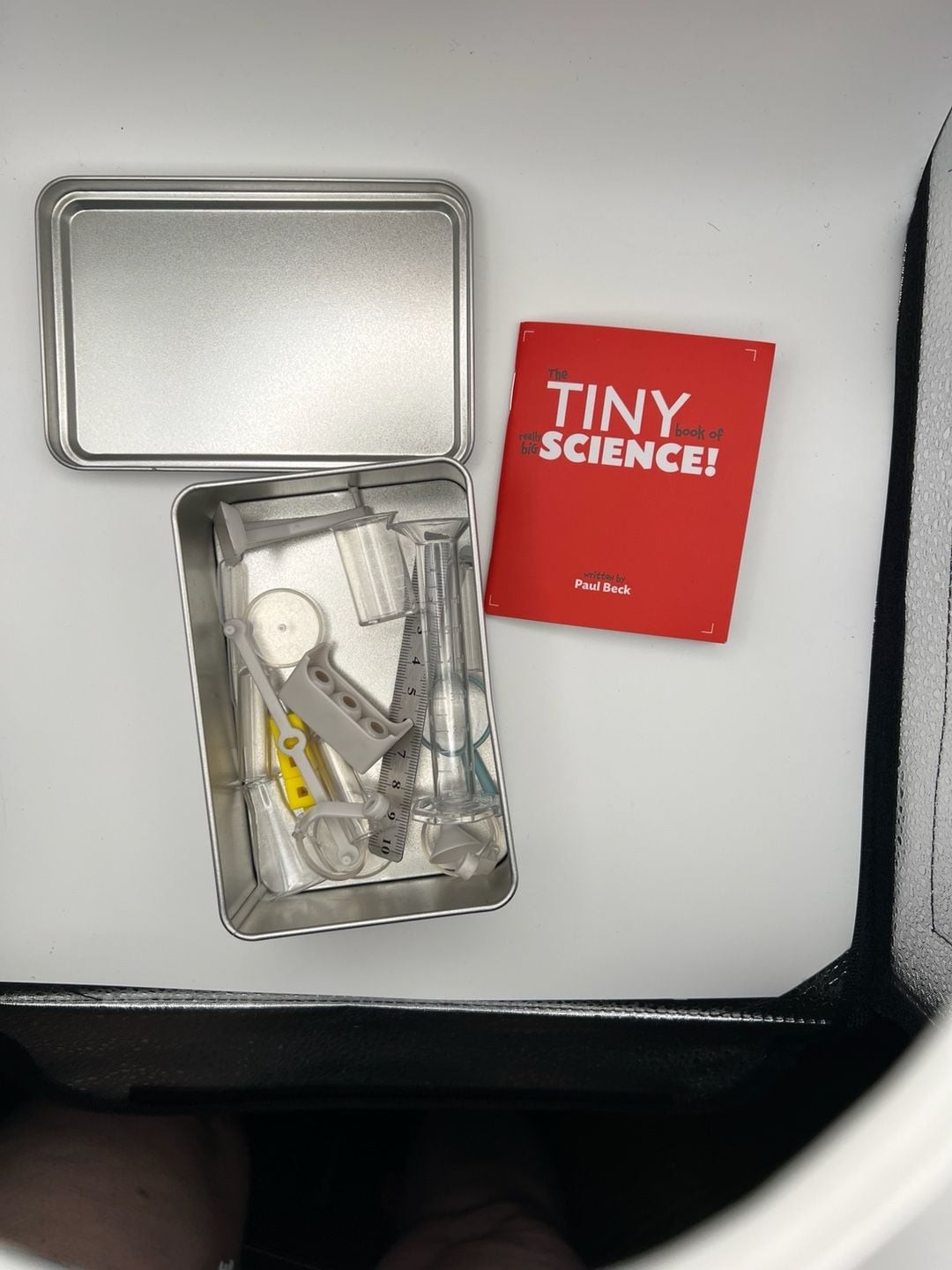 SmartLab Toys Tiny Science! 20-Piece Miniature Lab Set with Instruction Book