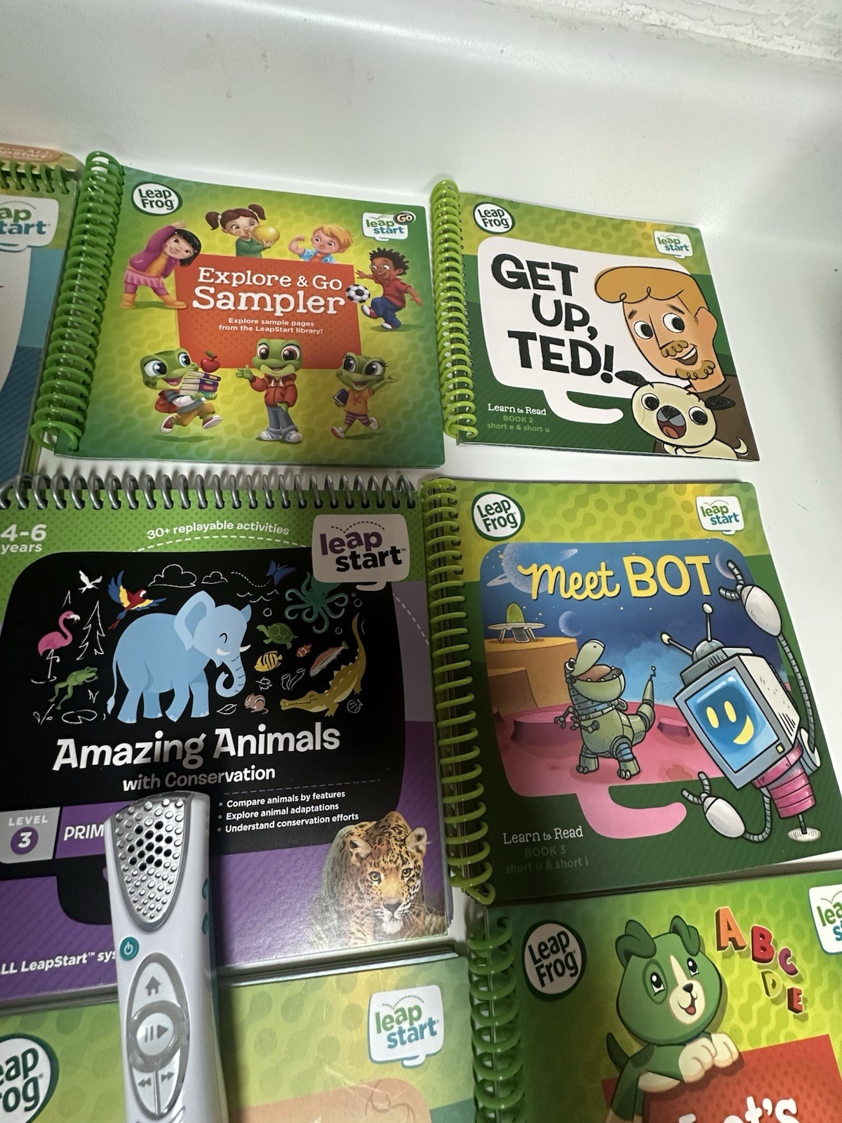 LeapFrog Leap Reader Rechargeable Pen (no Cable) Tested Working + 10 Books ReaD