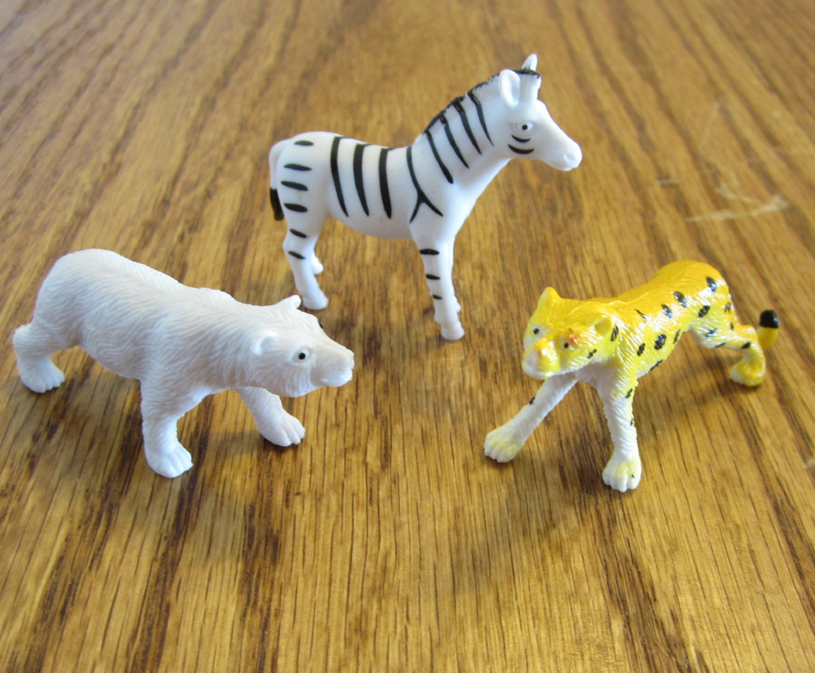24 NEW ZOO ANIMALS 2″ TOY PLAYSET WILD JUNGLE GORILLA ZEBRA TIGER LION SAFARI