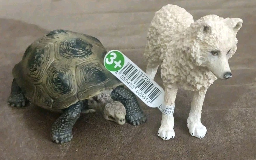 2 Schleich Giant Tortoise Wild Life ’08 & White Wolf Toy Figures Diorama Animals