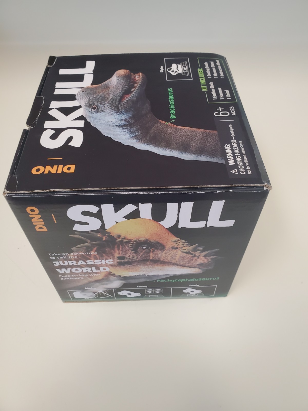 Dino Skull Kit – Dinosaur skull digging game new in box.