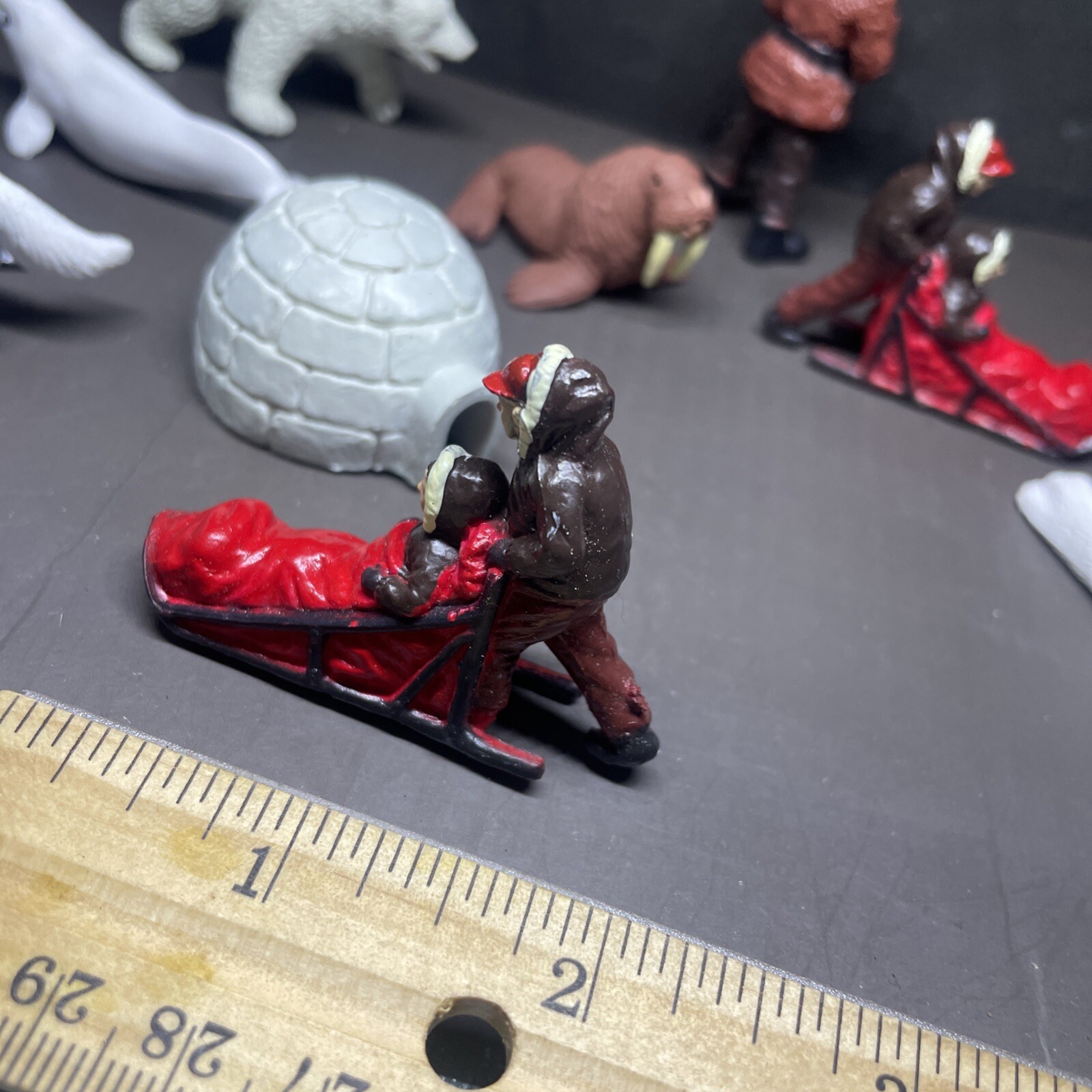 Safari Good luck minis Arctic Fun Pack – bobsled RARE w igloo