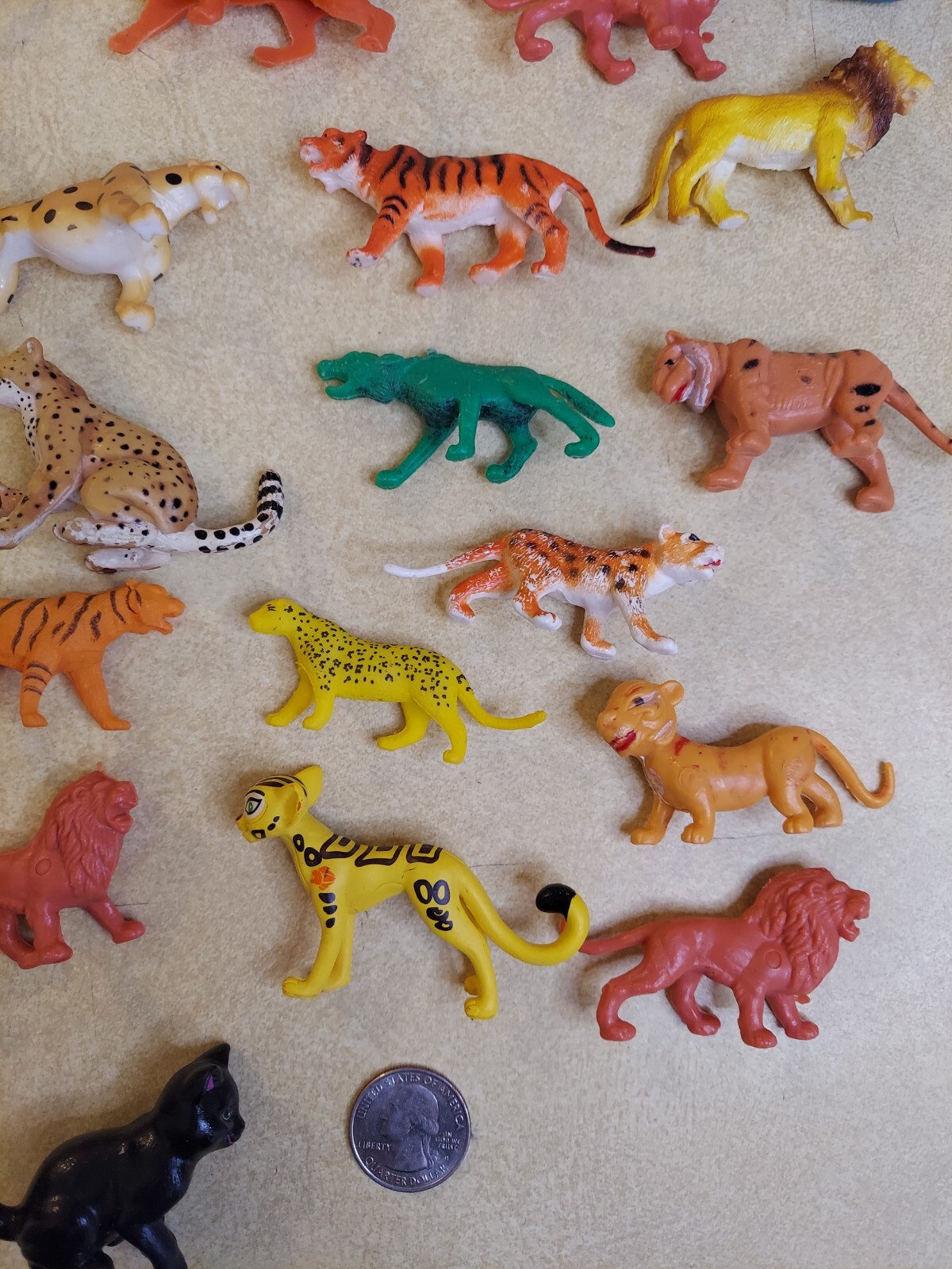 Mixed Lot of 30 Tiger Lion Leopard Cat Animal Figures Educational Toys