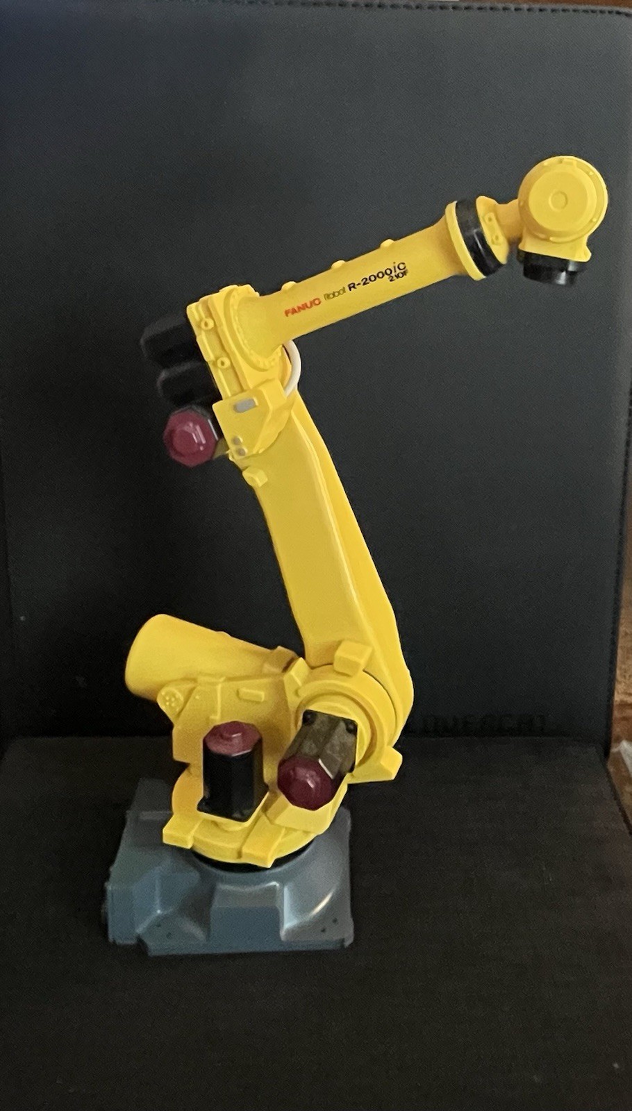 FANUC Robot R-2000iC 210F Robot Model with box